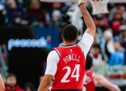 B体育平台-快船横扫马刺，争夺西部领先位置的简单介绍