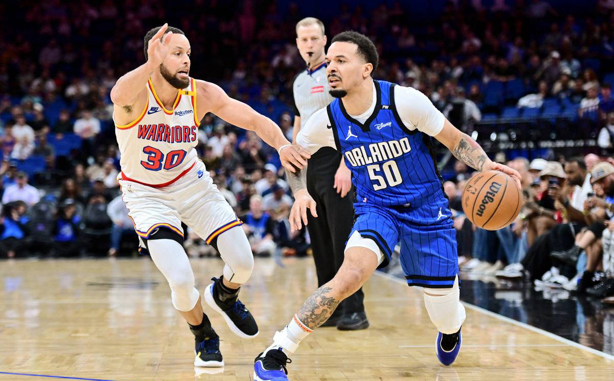 魔术客场逆转雄鹿，打破对手不败美梦的简单介绍