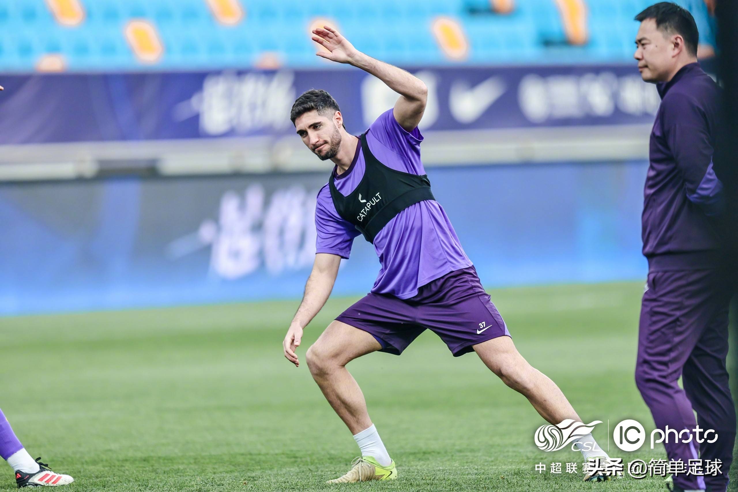 包含外援助力球队逐渐适应,表现逐渐走高的词条 包含外援助力球队逐渐适应,表现逐渐走高的词条