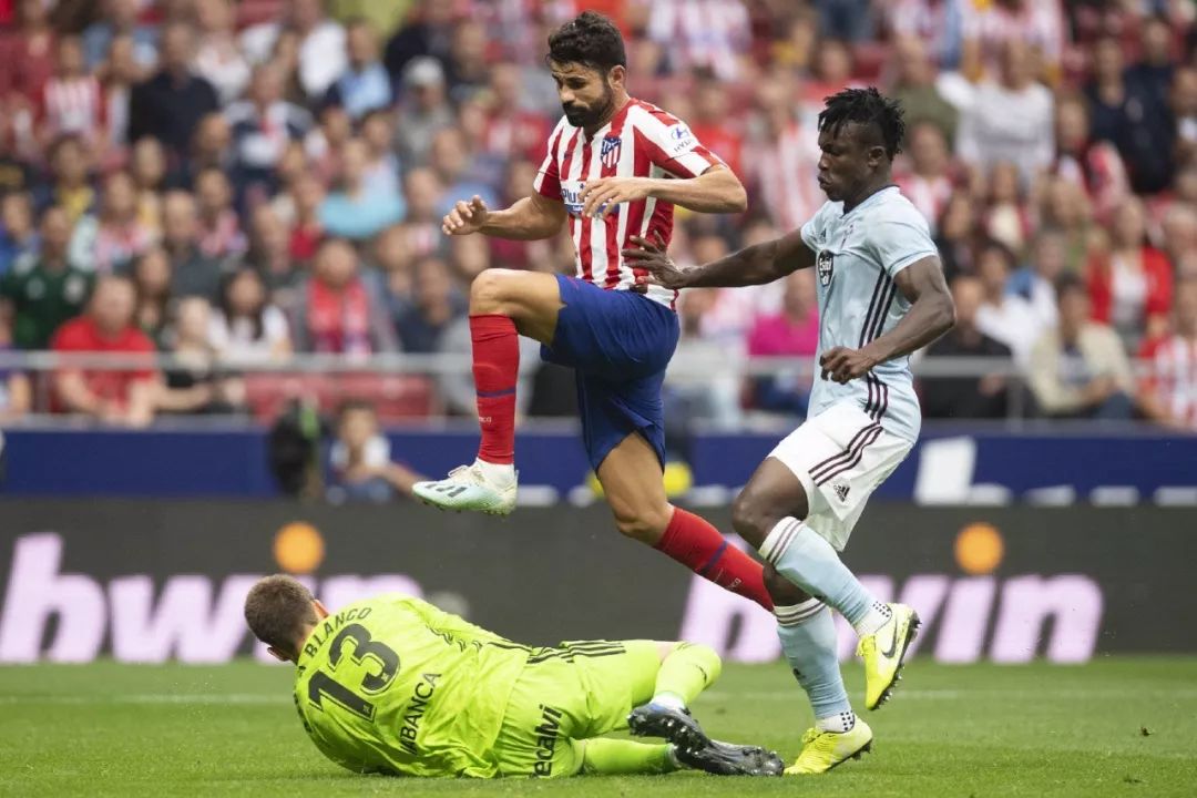 埃瓦尔成功逆袭,逆转比分取得胜利 埃瓦尔成功逆袭,逆转比分取得胜利