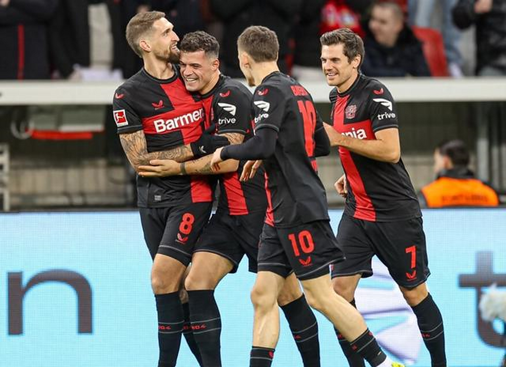 美因茨队在比赛中体现出色的团队默契