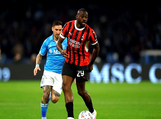 那不勒斯主场击败AC米兰，豪取三分