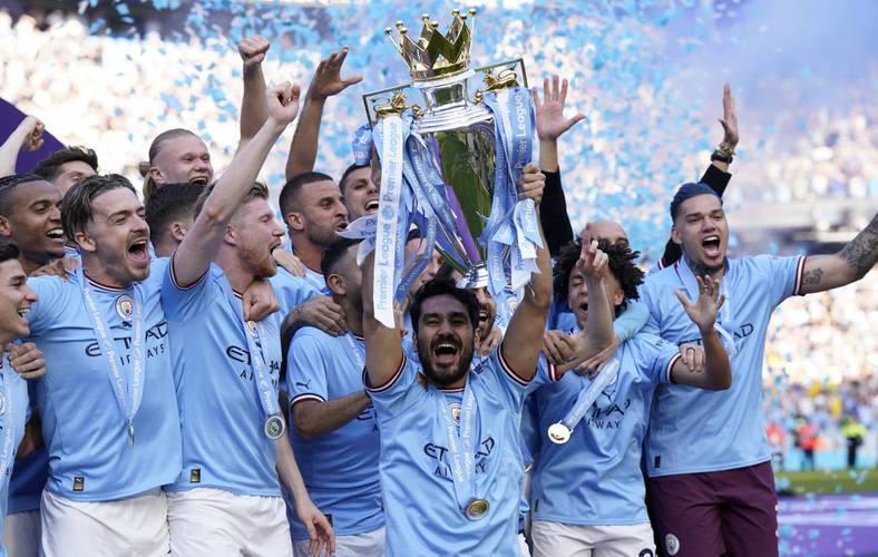 曼城大胜西汉姆联，豪取四连胜！的简单介绍