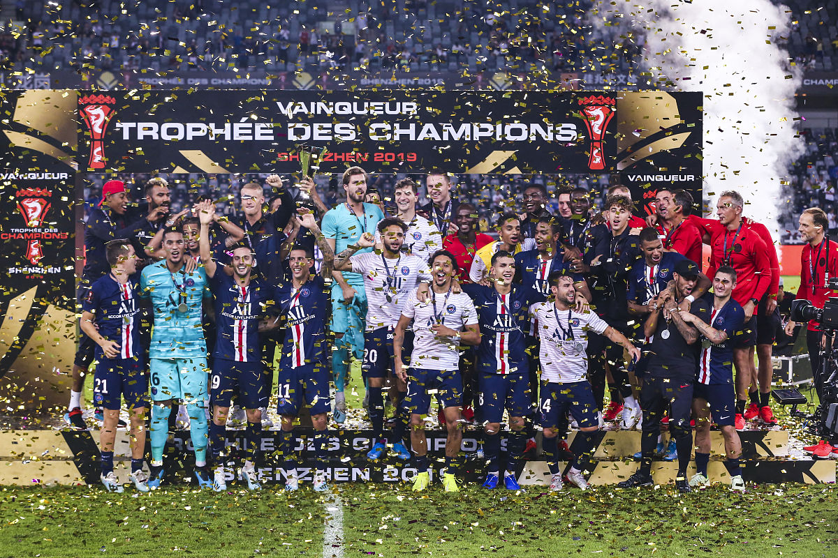 关于高水平足球对决：精彩比赛引发球迷狂热的信息