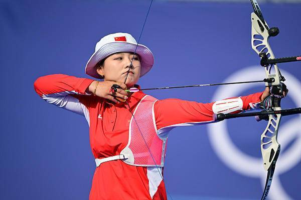 射箭比赛中我国选手飘飘然获奖 射箭比赛中我国选手飘飘然获奖