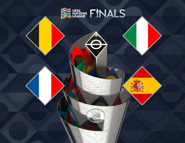 意大利客场斗争，逆转胜利晋级的简单介绍